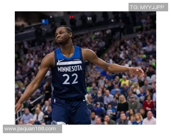 命中关键2罚！桑德斯15中8得到25分4篮板2助攻