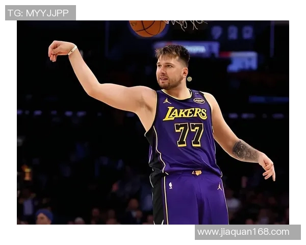 雷迪克：未来不让东契奇打满首节和第三节，他与詹姆斯换着出场