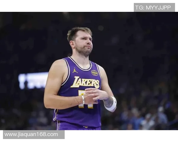 湖人官方更新伤情：东契奇左腿酸痛 本场比赛不会回归